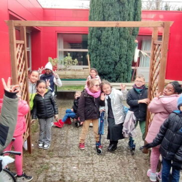 Réalisé : une pergola dans le jardin potager – Ecole primaire EREA Toulouse-Lautrec, Vaucresson